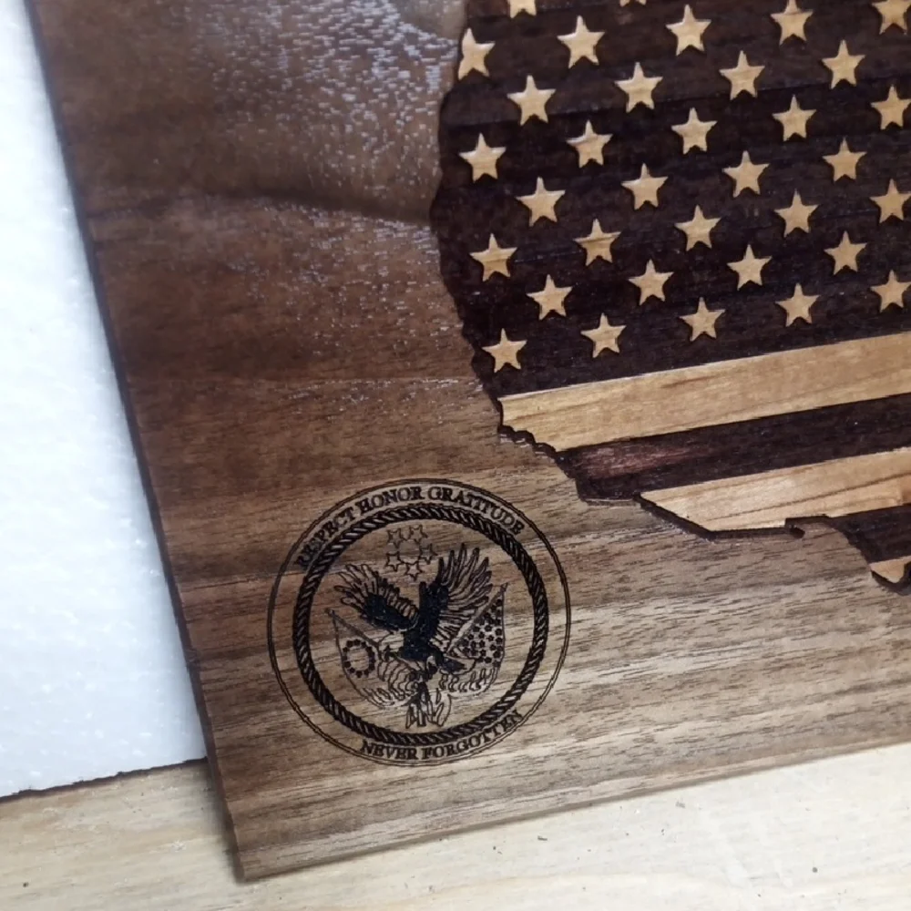 Wooden USA Flag Plaque - Picture 2 of 6